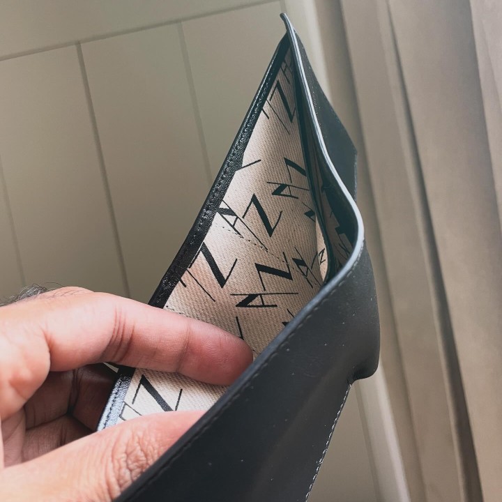 How To Choose The Right Men’s Wallet